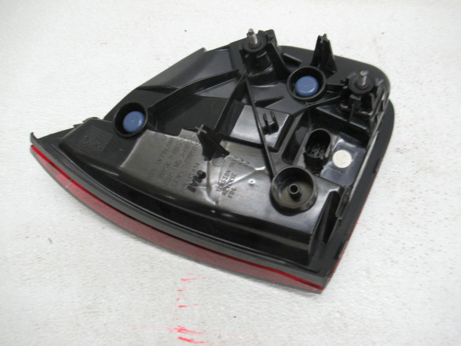 2011 - 2014 PORSCHE CAYENNE RIGHT PASSENGER SIDE TAIL LIGHT BRAKE STOP LAMP OEM