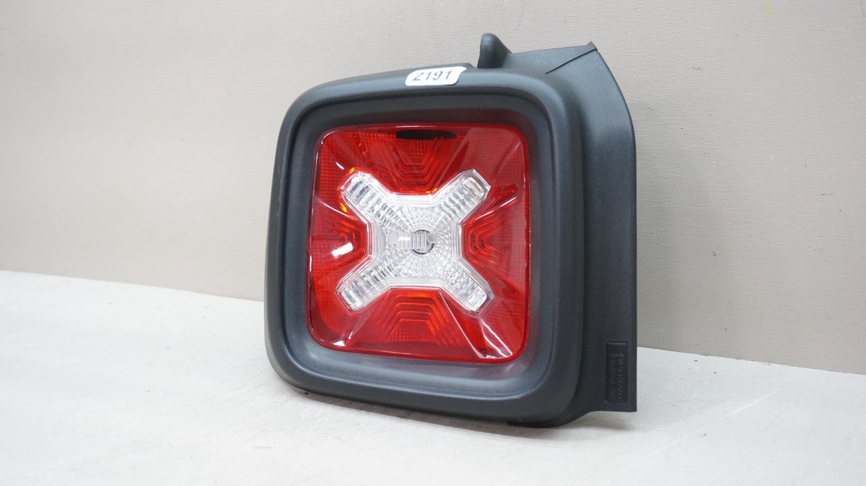 2015-2018 JEEP RENEGADE LATITUDE REAR LEFT DRIVER SIDE TAIL LIGHT OEM 52060586SX