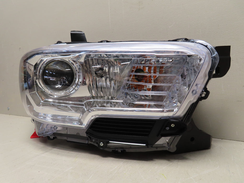 2016-2021 TOYOTA TACOMA FRONT RIGHT PASSENGER SIDE HEADLIGHT HALOGEN OEM W/O LED