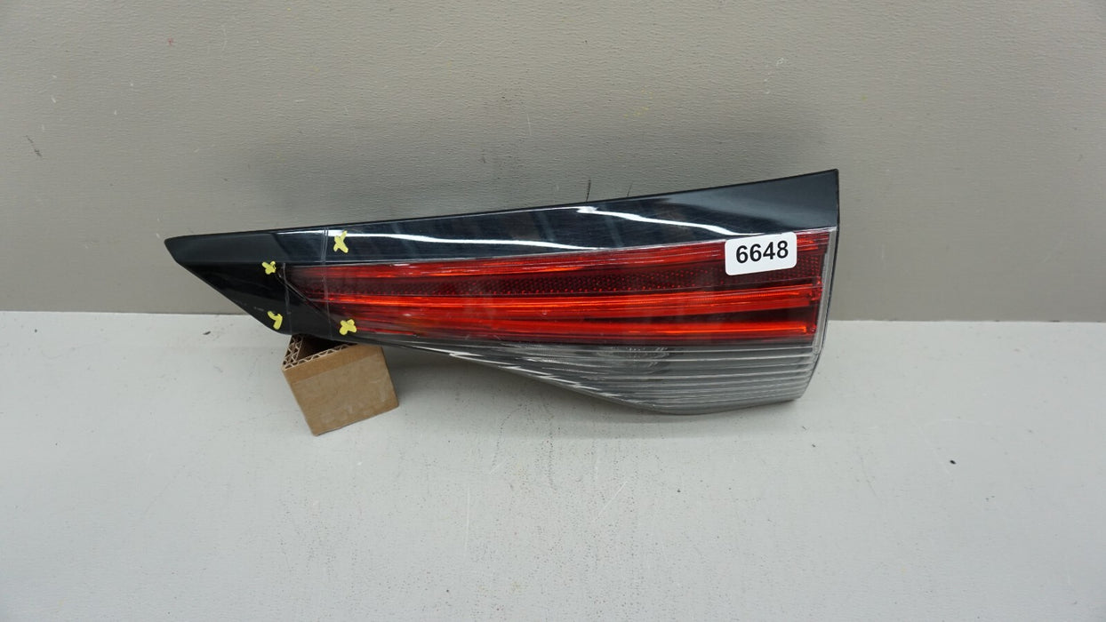 2021-2023 TOYOTA SIENNA REAR RIGHT PASSENGER SIDE INNER TAIL LIGHT OEM 21 22 23