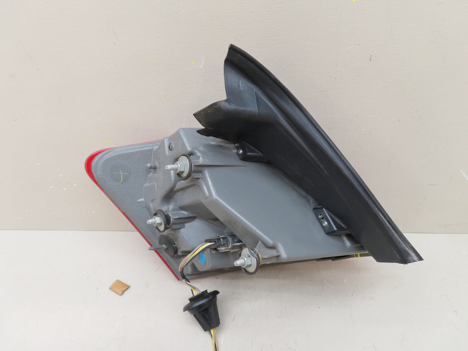 2013-2019 FORD TAURUS REAR RIGHT PASSENGER TAIL LIGHT OEM DG13-13B504-A