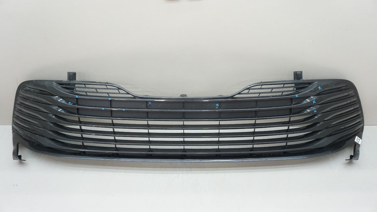 2018-2020 TOYOTA CAMRY FRONT LOWER RADIATOR GRILLE 53113-06010 OEM 18 19 20