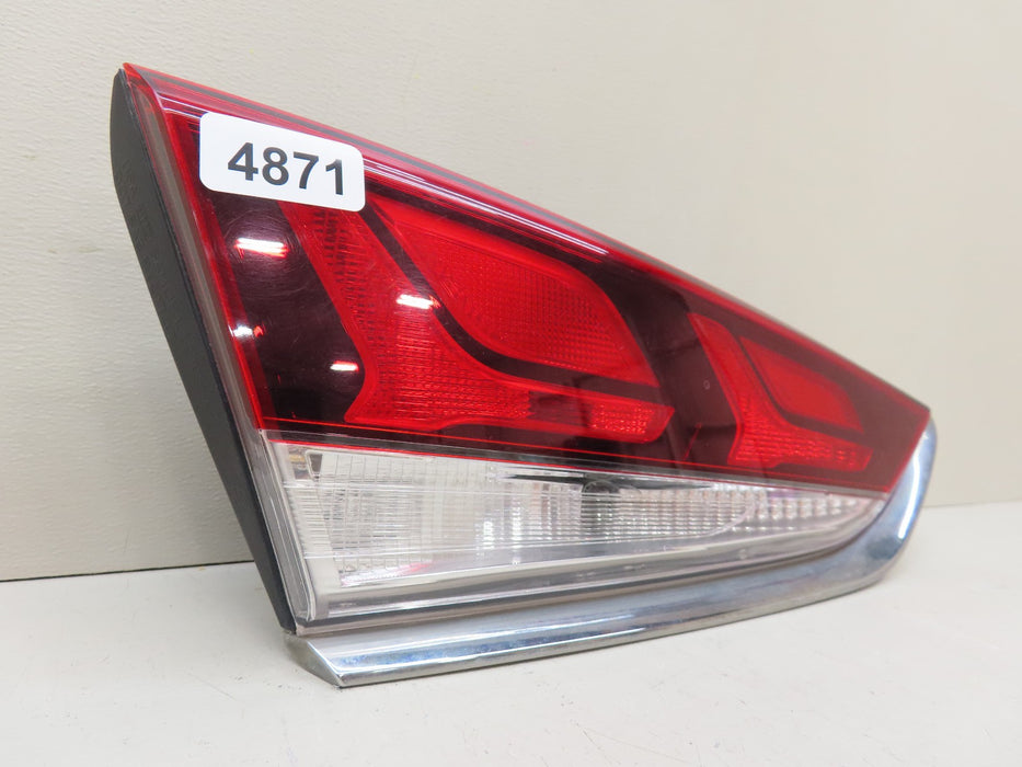 2018-2019 HYUNDAI SONATA REAR RIGHT PASSENGER INNER TAIL LIGHT OEM 92403C2500