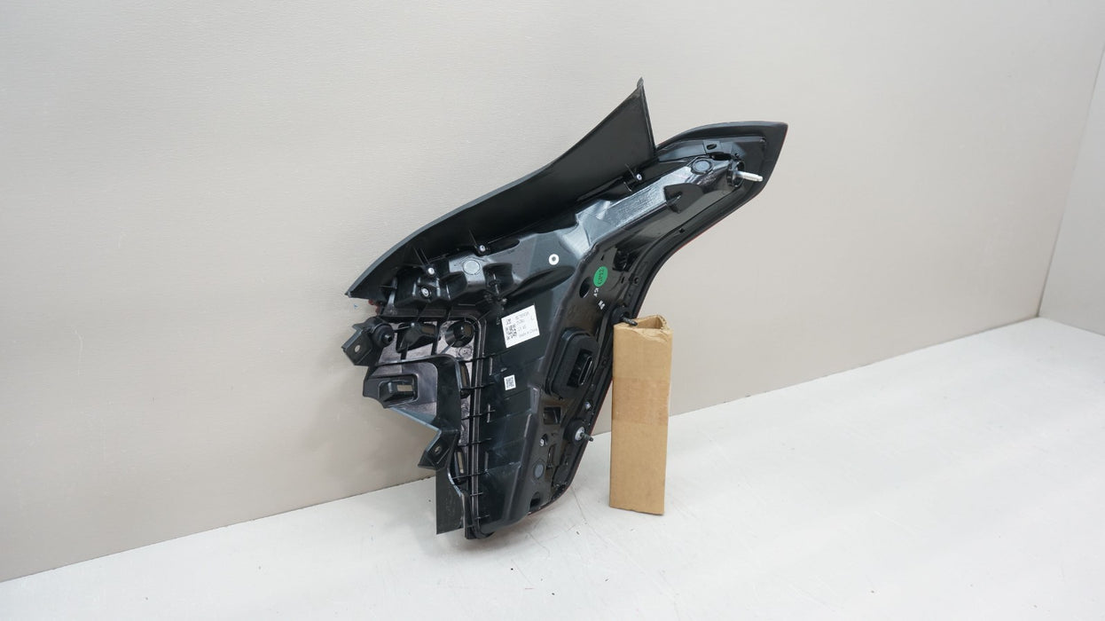 2020-2025 CADILLAC CT5 REAR LEFT DRIVER SIDE TAIL LIGHT OEM 85793439