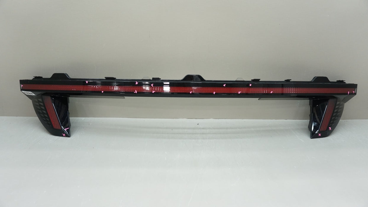 2022-2024 HYUNDAI TUCSON REAR CENTER TAIL LIGHT LAMP LED W/ CAMERA OEM 92403-CW