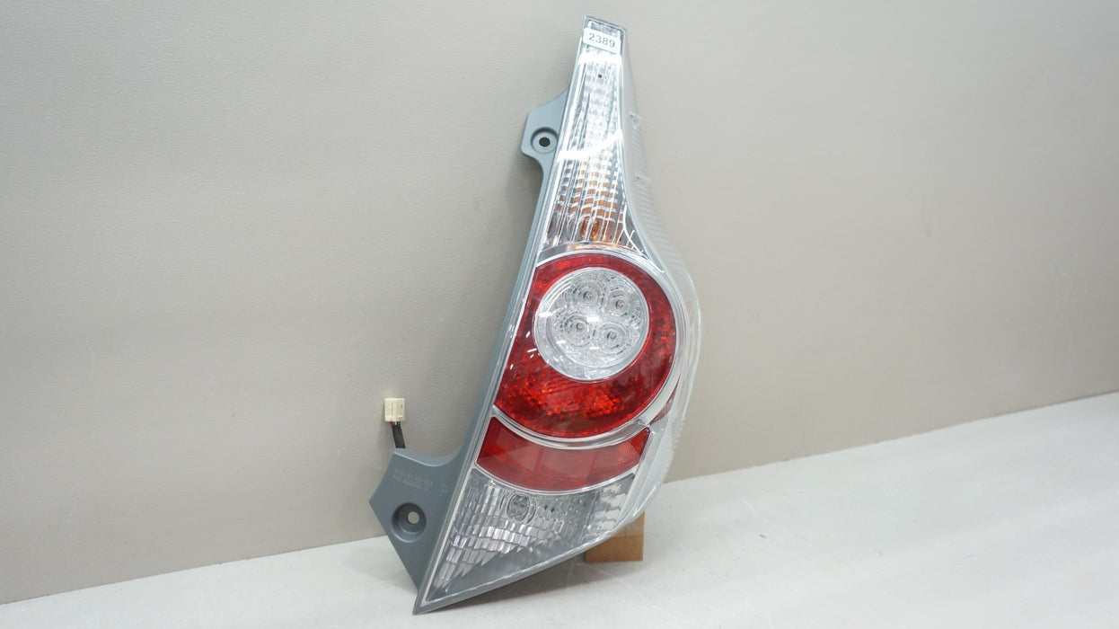 2012-2014 TOYOTA PRIUS C REAR RIGHT PASSENGER SIDE TAIL LIGHT OEM