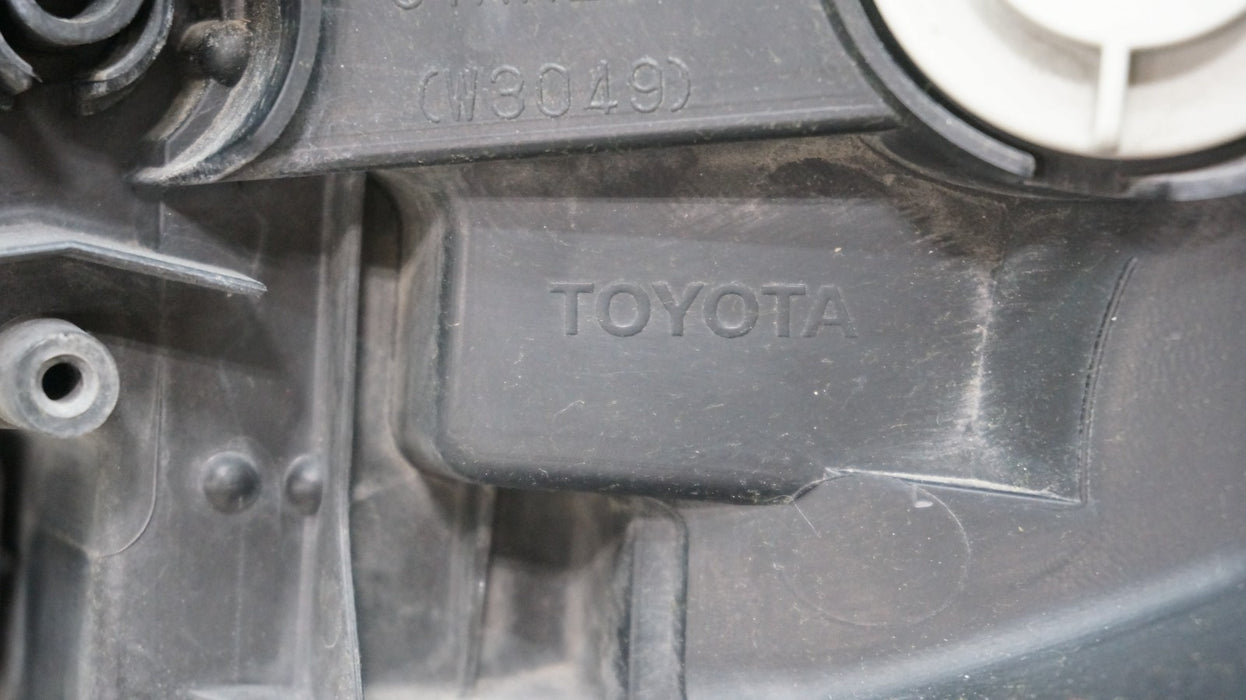 2016-2018 TOYOTA RAV4 FRONT RIGHT PASSENGER SIDE HALOGEN HEADLIGHT OEM