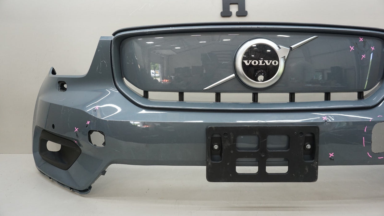 2021 VOLVO XC40 RECHARGE FRONT BUMPER COVER PANEL W/ GRILLE EMBLEM OEM 31455243