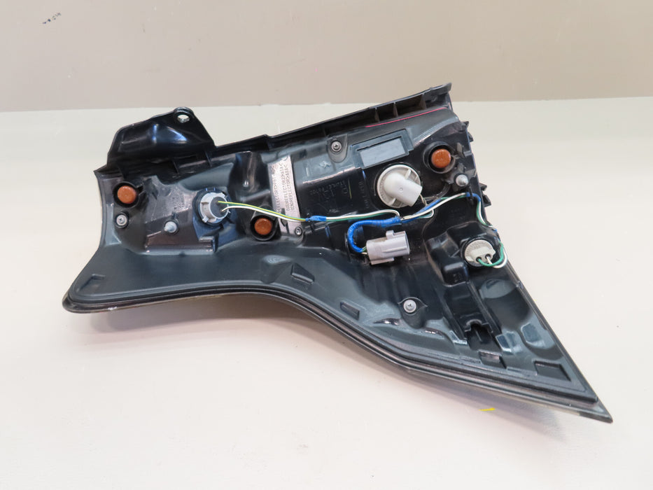 2014-2020 LEXUS GS460 REAR RIGHT PASSENGER TAIL LIGHT OEM
