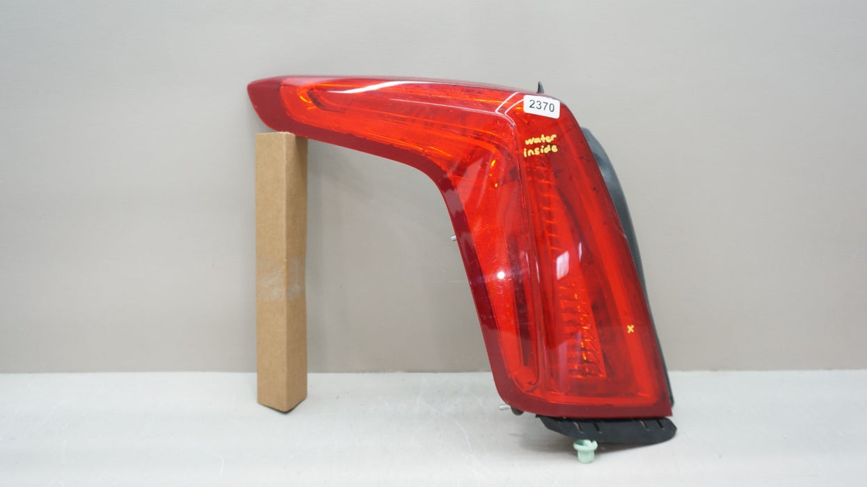 2017-2019 CADILLAC XT5 REAR LEF T DRIVERS SIDE TAIL LIGHT OEM