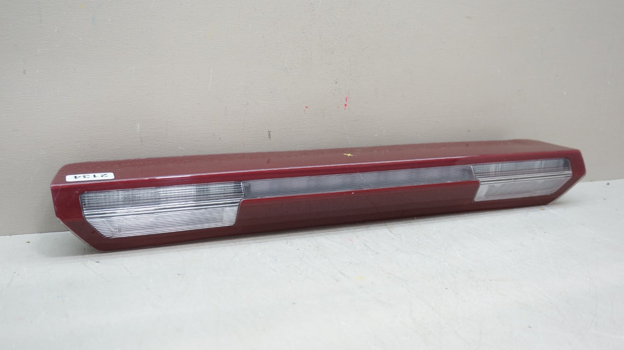 2019-2025 CHEVROLET SILVERADO 1500 2500 REAR TOP THIRD BRAKE LIGHT OEM 84419006