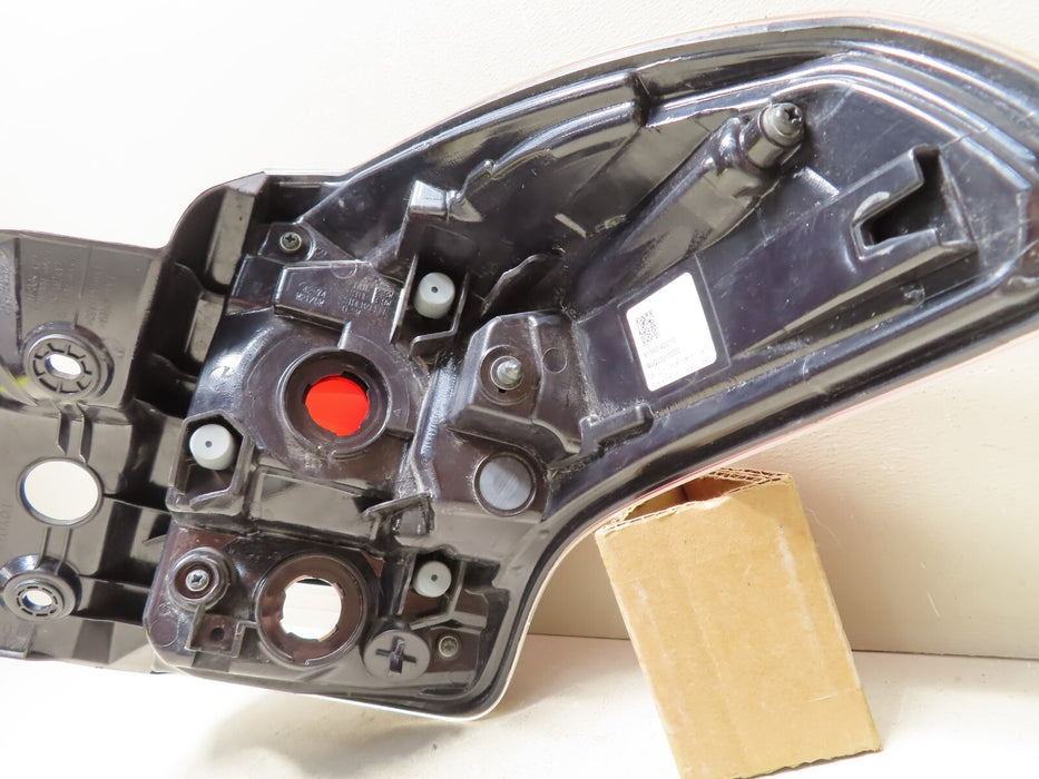 2016 2017 2018 TOYOTA RAV4 LEFT DRIVER LH SIDE HALOGEN TAIL LIGHT LAMP OEM