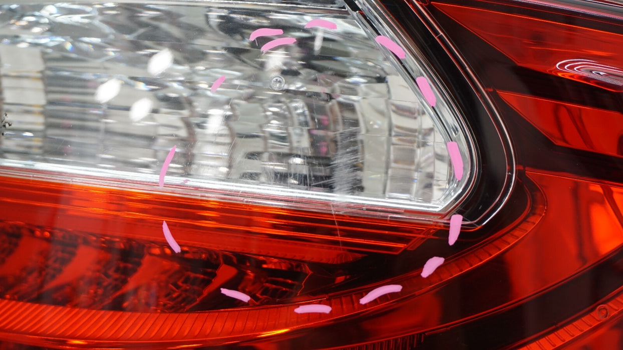 2013-2015 LEXUS ES350 ES300H REAR RIGHT PASSENGER SIDE TAIL LIGHT OEM 2014