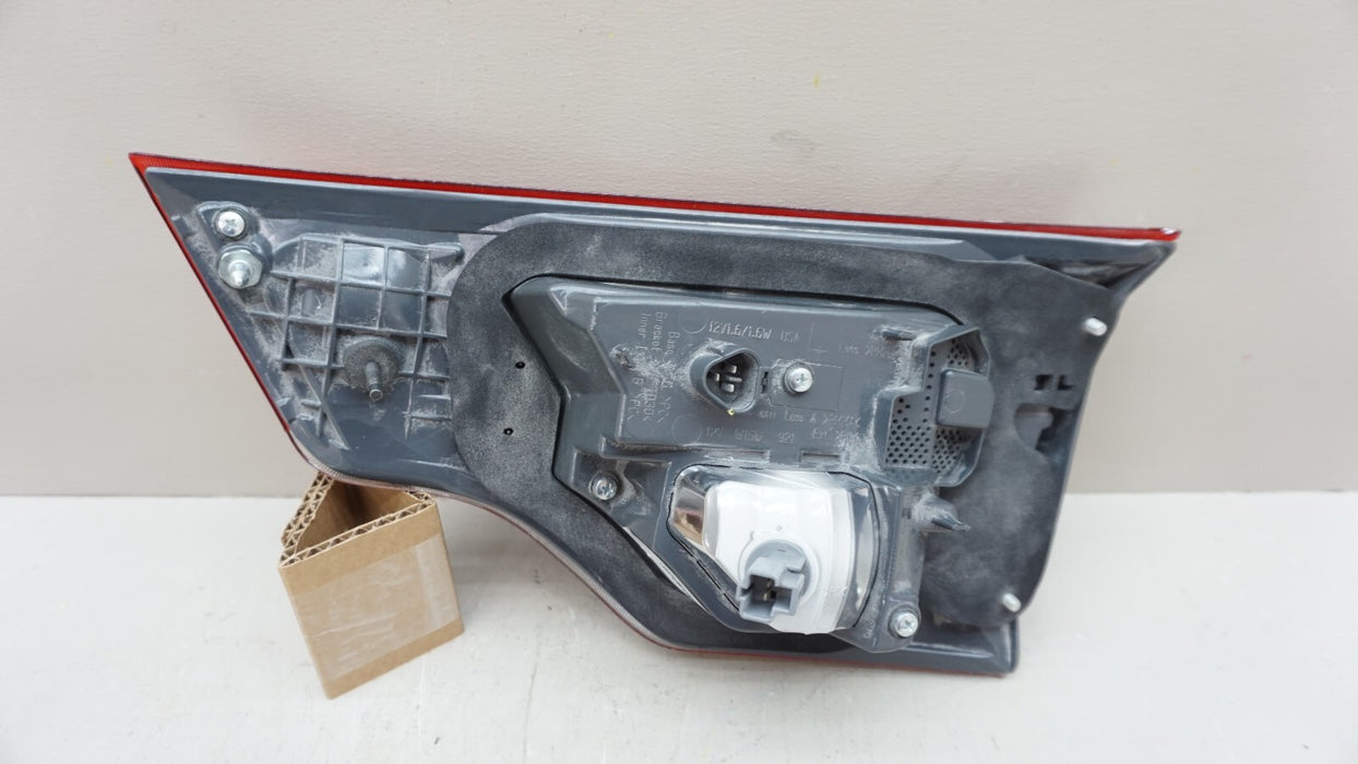 2017-2019 TOYOTA HIGHLANDER LEFT DRIVERS SIDE INNER TAIL LIGHT OEM 17 18 19