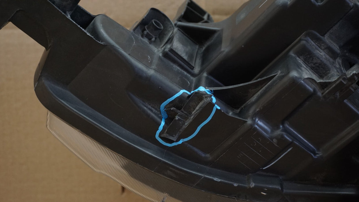 2016-2019 NISSAN SENTRA FRONT RIGHT PASSENGERS SIDE HEADLIGHT OEM 16 17 18 19