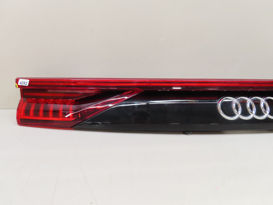 2019-2020 AUDI Q8 REAR CENTER BRAKE LIFT GATE TAIL LIGHT OEM 4M8.945.095.Q