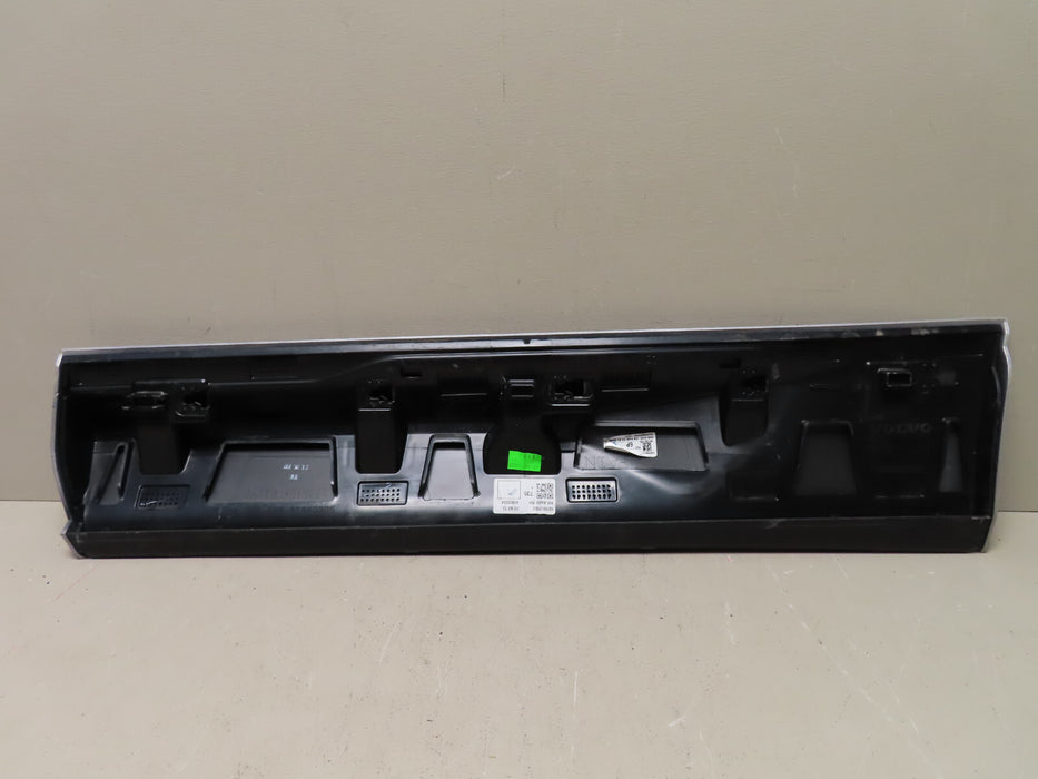 2022 VOLVO XC60 DOOR RIGHT SIDE TRIM MOLDING OEM 31440305 31440297