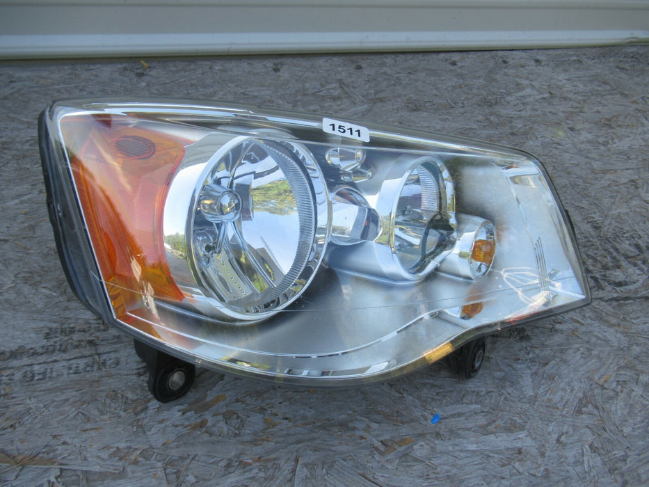 2009-2016 DODGE GRAND CARAVAN FRONT RIGHT PASSENGER SIDE HEADLIGHT HALOGEN OEM