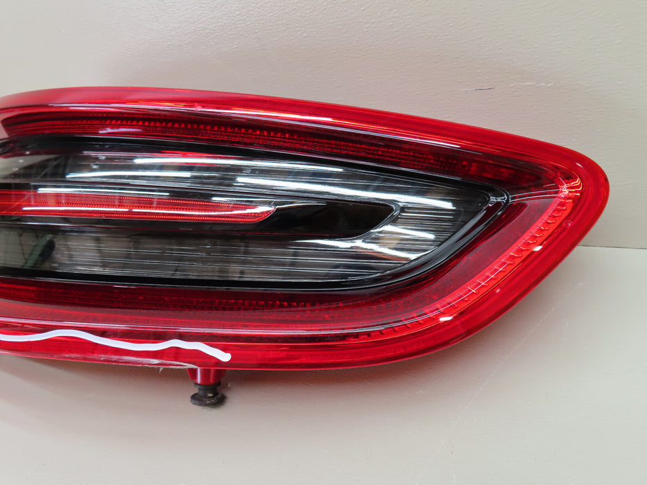 2015 2016 2017 PORSCHE MACAN RIGHT REAR LED TAILLIGHT LAMP OEM