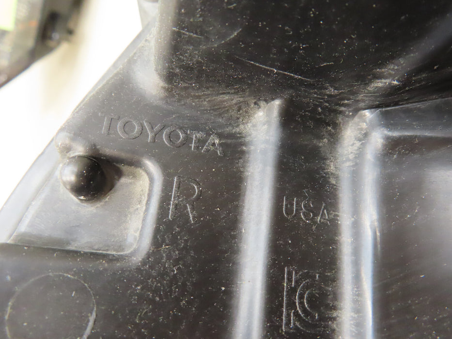 2021-2023 TOYOTA SIENNA FRONT RIGHT PASSENGER HEADLIGHT LED OEM