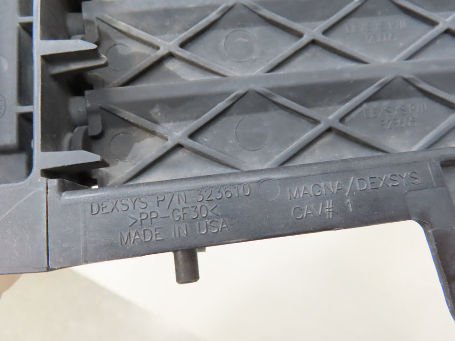2022 2023 CHEVROLET BUICK ENCLAVE/TRAVERSE FRONT AIR SHUTTER OEM