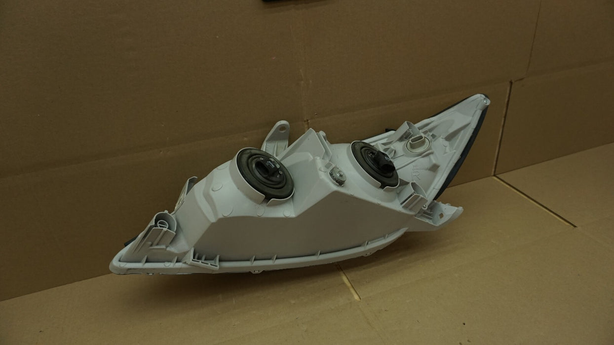 2002-2004 TOYOTA CAMRY FRONT RIGHT PASSENGER SIDE HEADLIGHT HALOGEN OEM 02 03 04
