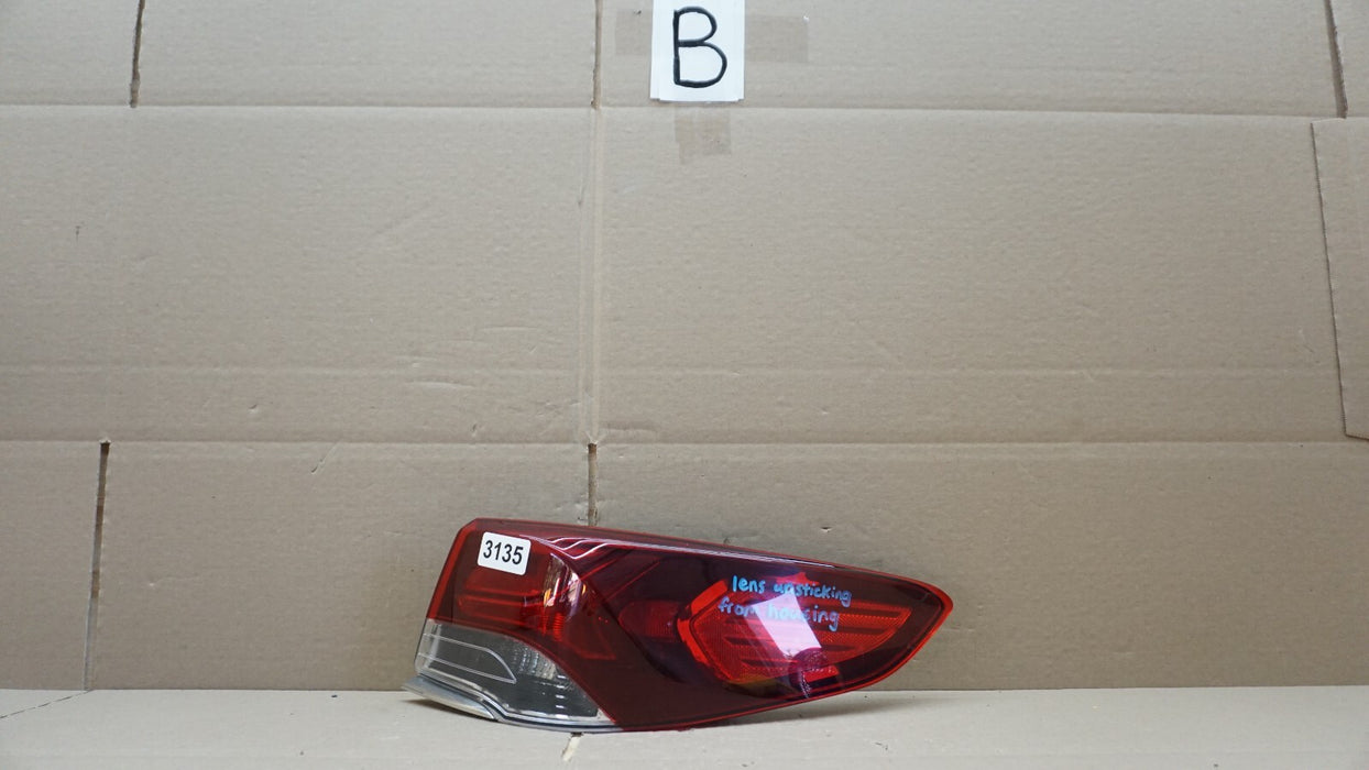 2018-2019 HYUNDAI SONATA REAR RIGHT PASSENGER SIDE OUTER TAIL LIGHT OEM 18 19