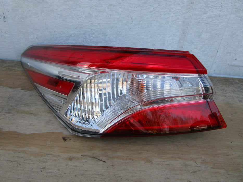 2018-2024 TOYOTA CAMRY REAR LEFT DRIVER SIDE TAIL LIGHT OUTER OEM