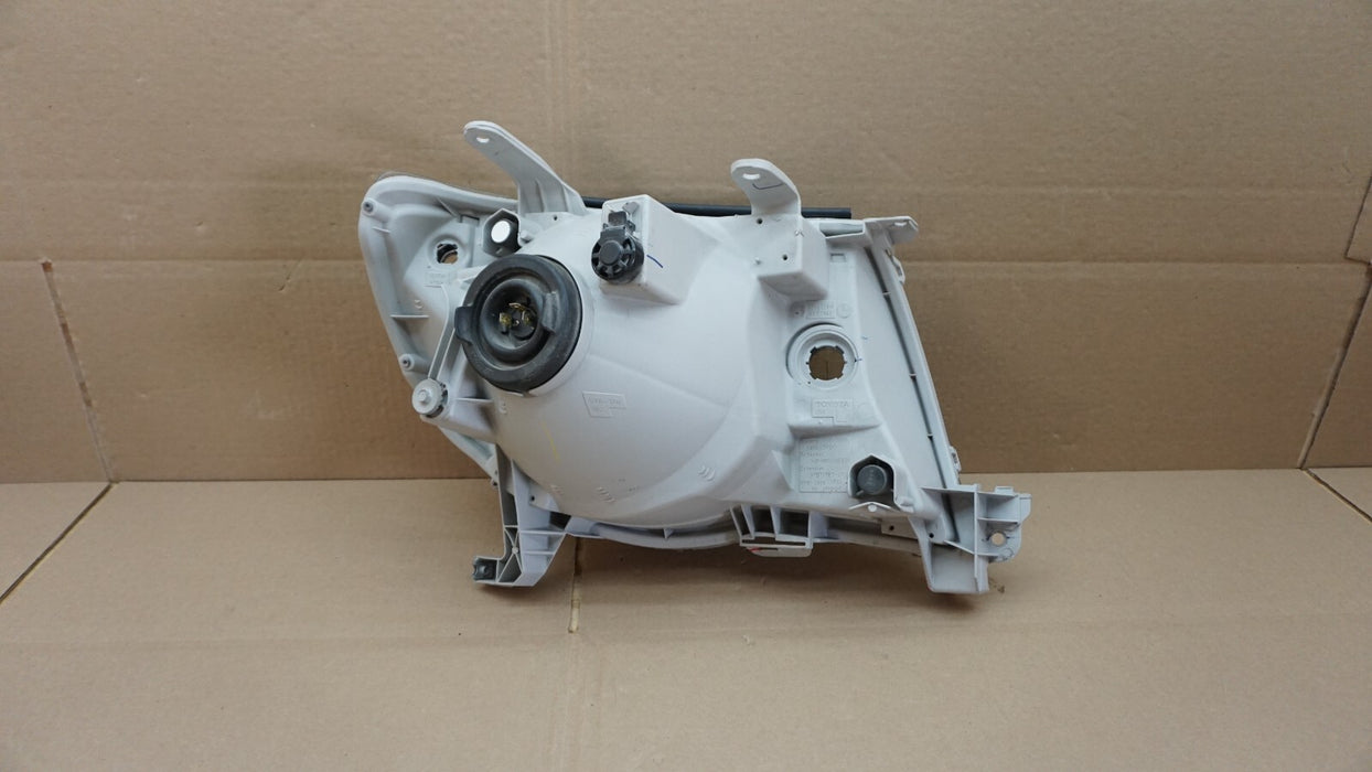 2005-2011 TOYOTA TACOMA FRONT LEFT DRIVER HEADLIGHT HEADLAMP  HALOGEN OEM