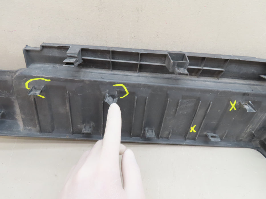 2014-2018 CHEVROLET/GMC SILVERADO-SIERRA 1500 REAR UPPER STEP BUMPER COVER OEM