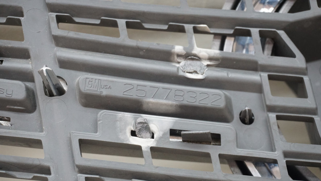 2010-2012 CADILLAC SRX FRONT UPPER RADIATOR GRILLE GRILL 25778322 OEM 10 11 12