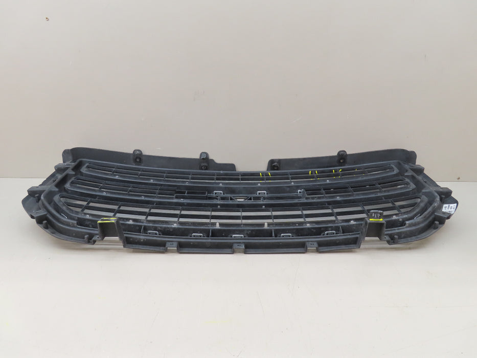 2015 2016 2017 2018 GMC YUKON FRONT RADIATOR GRILLE GRILL OEM 84119634
