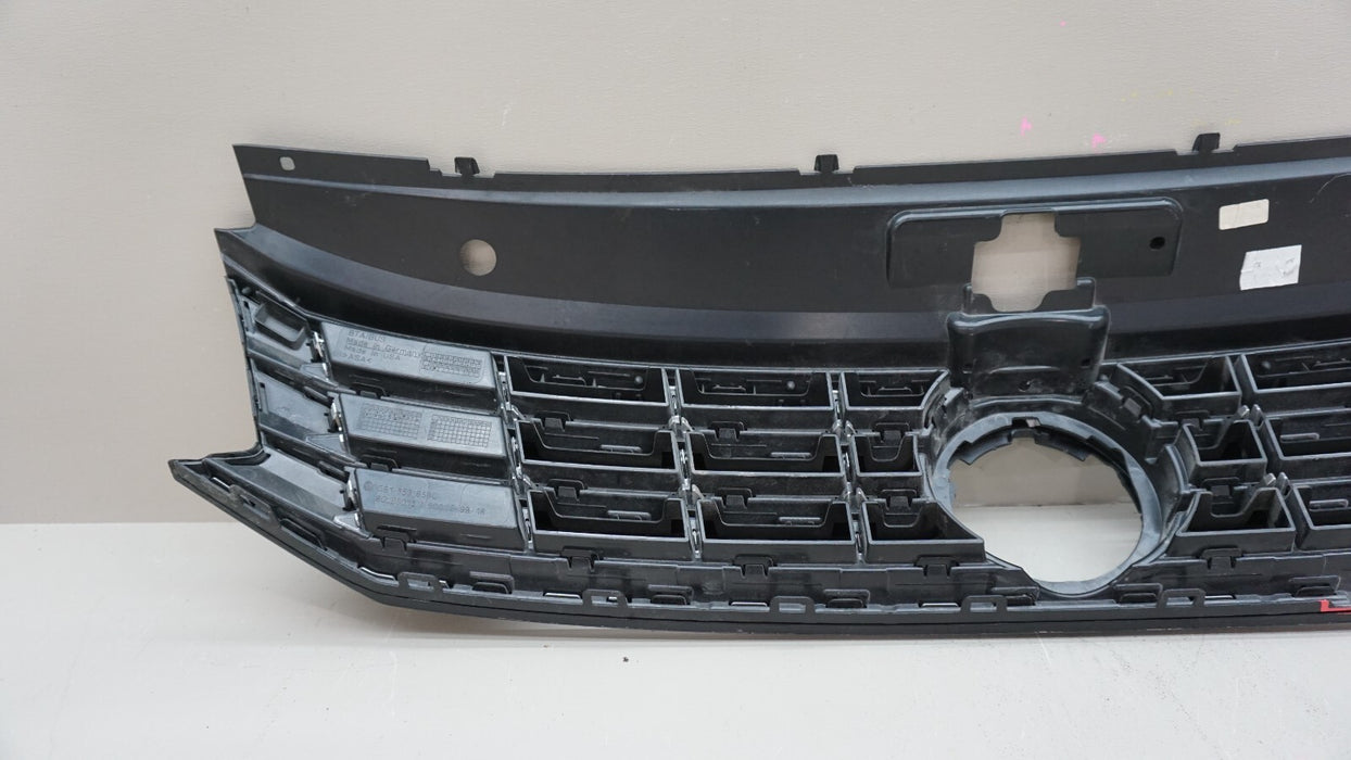 2016-2019 VOLKSWAGEN PASSAT FRONT UPPER MAIN GRILLE 516853653C OEM