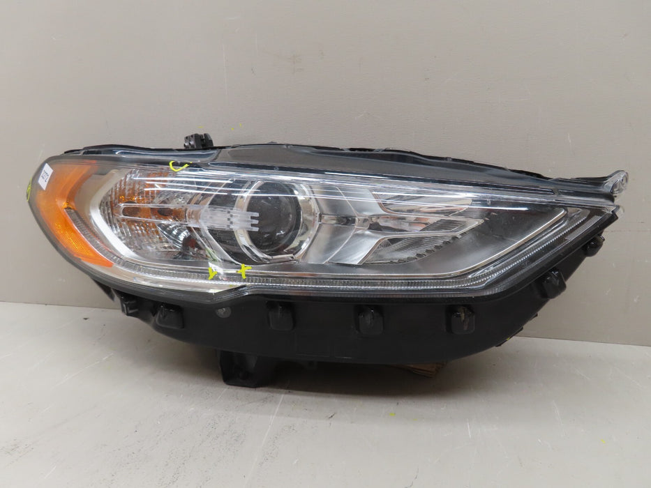 2017-2020 FORD FUSION FRONT RIGHT SIDE HEADLIGHT LAMP HALOGEN OEM HS73-13W029-CF