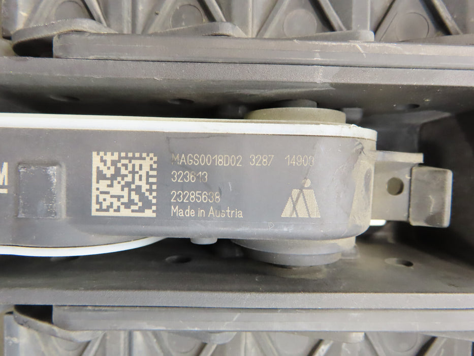 2022 2023 CHEVROLET BUICK ENCLAVE/TRAVERSE FRONT AIR SHUTTER OEM