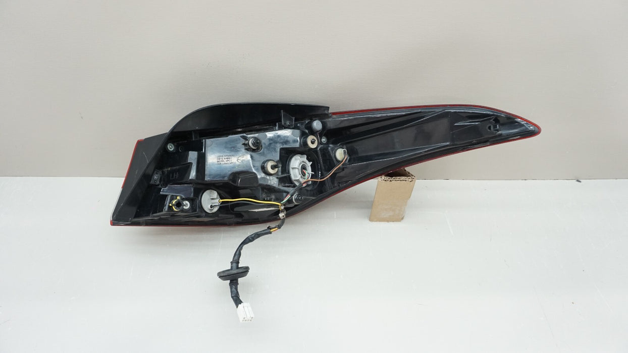 2014-2016 HYUNDAI ELANTRA REAR LH LEFT DRIVER SIDE OUTER TAIL LIGHT OEM