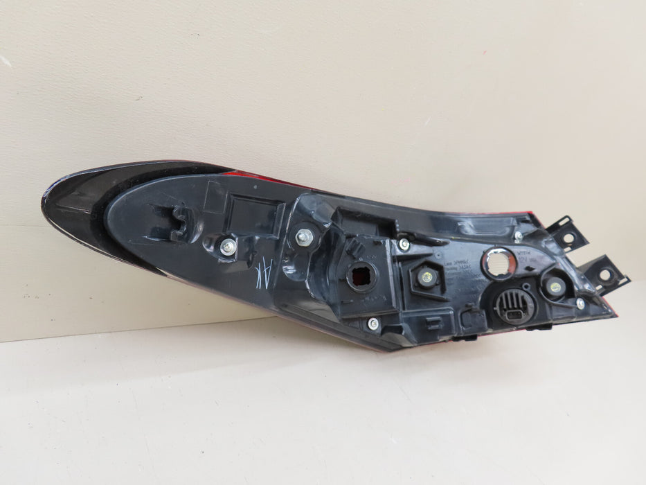 2018-2022 TOYOTA CAMRY REAR RIGHT PASSENGER SIDE TAIL LIGHT OEM OUTER