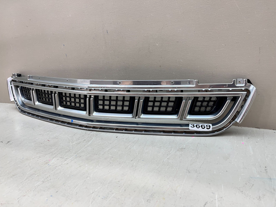 2013-2017 CADILLAC XTS FRONT LOWER CENTER GRILLE OEM 20901627