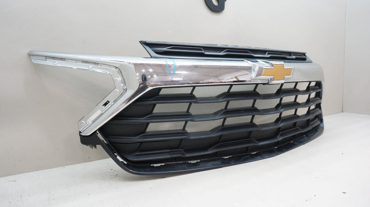 2024-2026 CHEVROLET TRAILBLAZER FRONT RADIATOR GRILLE GRILL 42883406 OEM