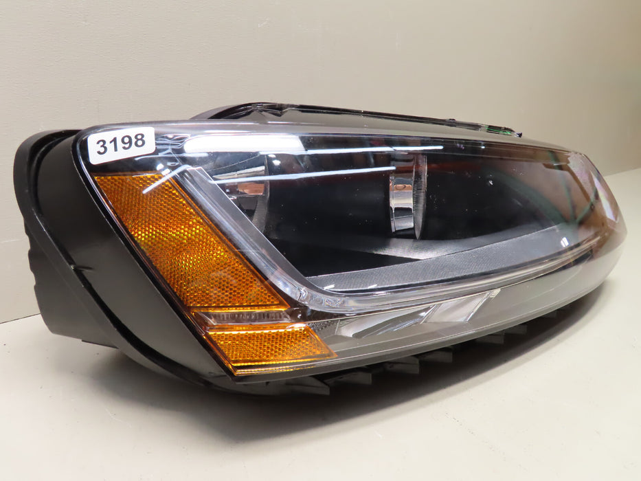 2017-2018 VOLKSWAGEN VW JETTA RIGHT HALOGEN HEADLIGHT LAMP OEM