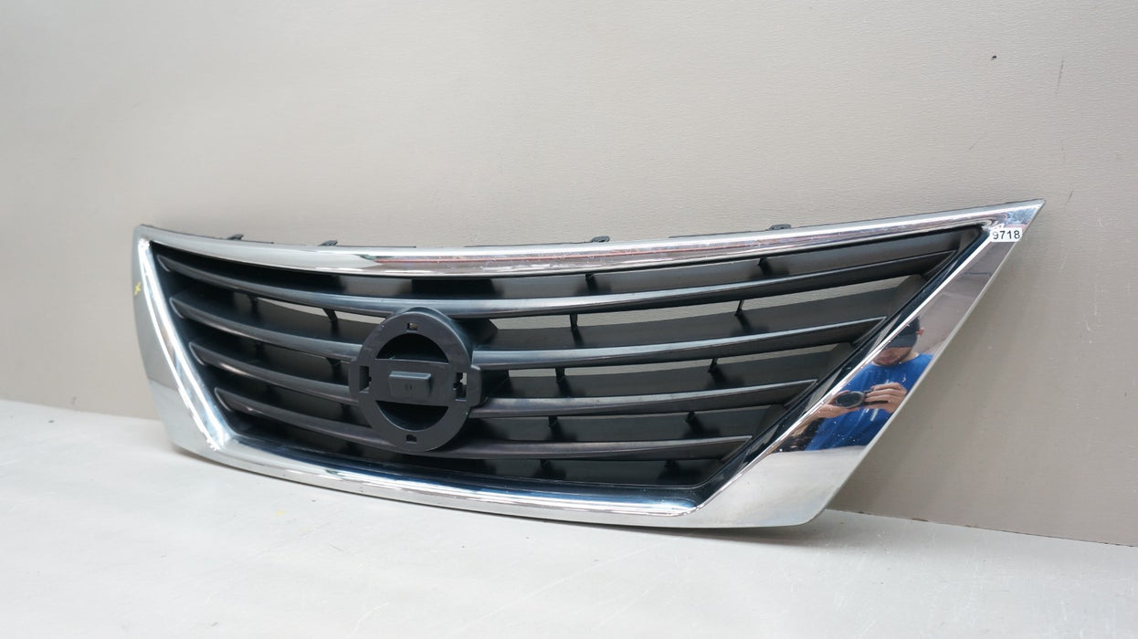 2012-2014 NISSAN VERSA FRONT BUMPER RADIATOR GRILLE OEM 623103BA5A