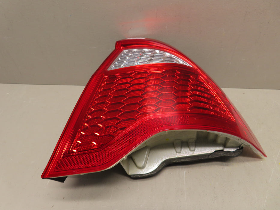 2010 2011 2012 FORD FUSION RIGHT PASSENGER SIDE TAIL LIGHT LAMP OEM