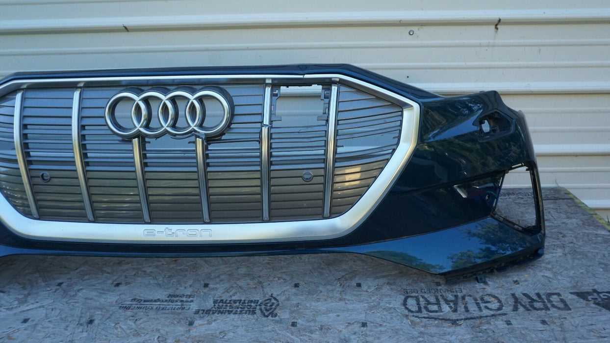 2019-2020 AUDI E-TRON FRONT BUMPER COVER PANEL W/ GRILL 4KE807437E 19 20 OEM