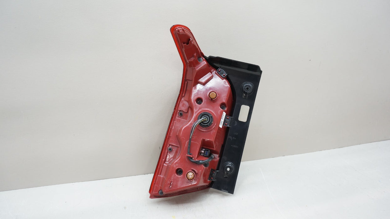 2020-2025 HYUNDAI PALISADE REAR RIGHT PASSENGER SIDE TAIL LIGHT OEM
