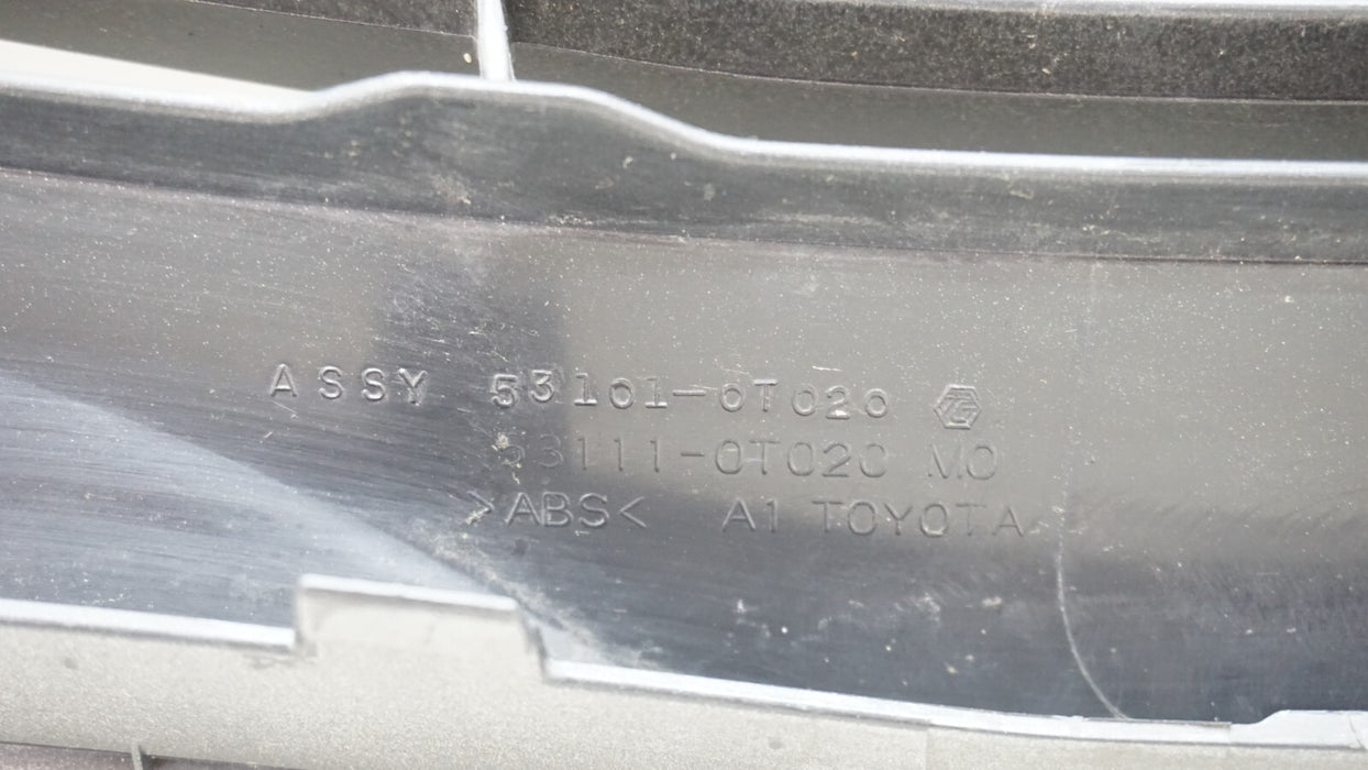 2013-2016 TOYOTA VENZA FRONT UPPER BUMPER RADIATOR GRILLE OEM 53101-0T020