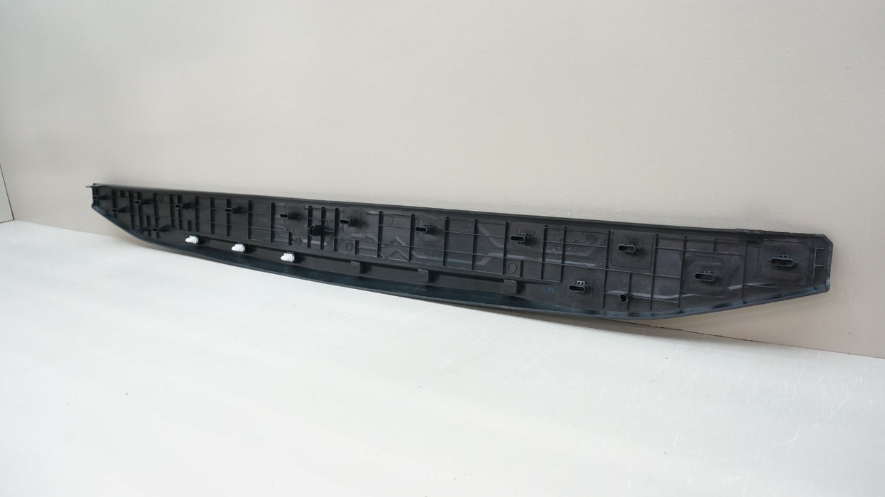 2023-2026 CHEVROLET COLORADO REAR TAILGATE CAP MOLDING OEM 84777541