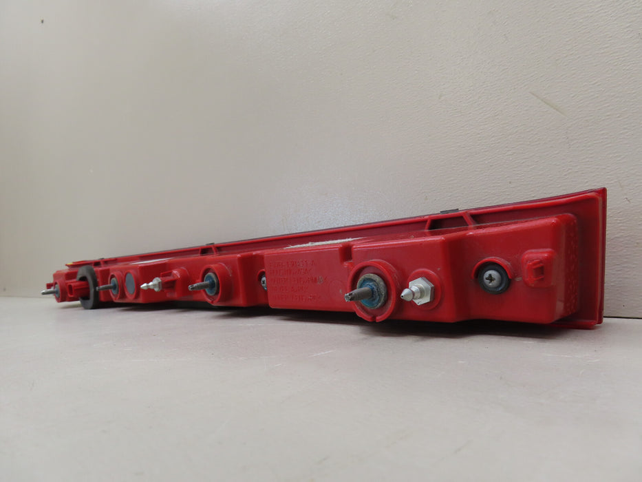 2015-2019 LINCOLN MKC REAR LIFTGATE CENTER LED TAIL LIGHT OEM