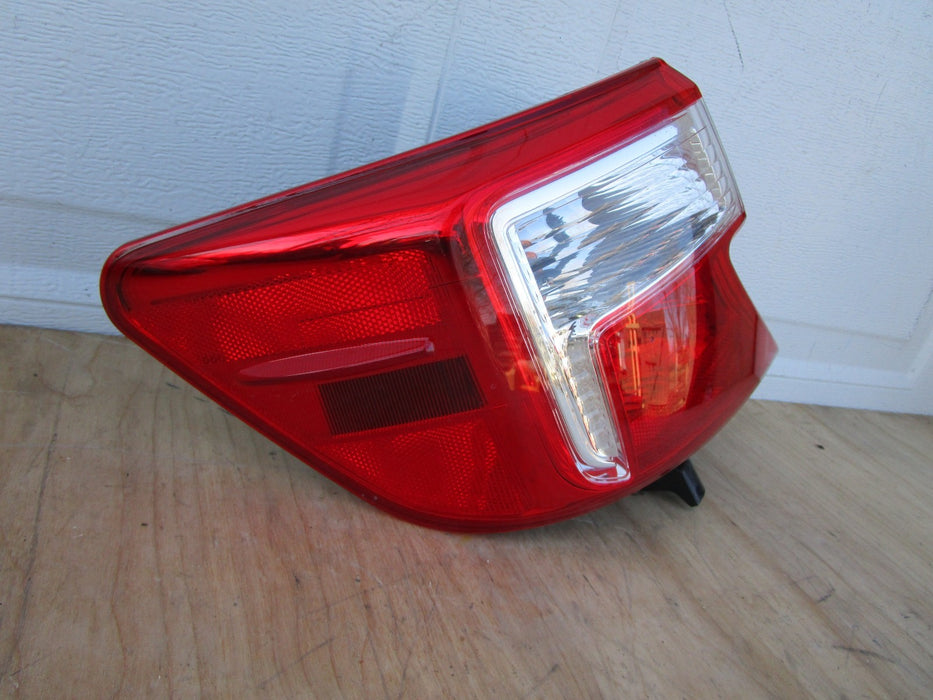 2012-2014 TOYOTA CAMRY REAR LEFT DRIVER SIDE TAIL LIGHT OUTER OEM