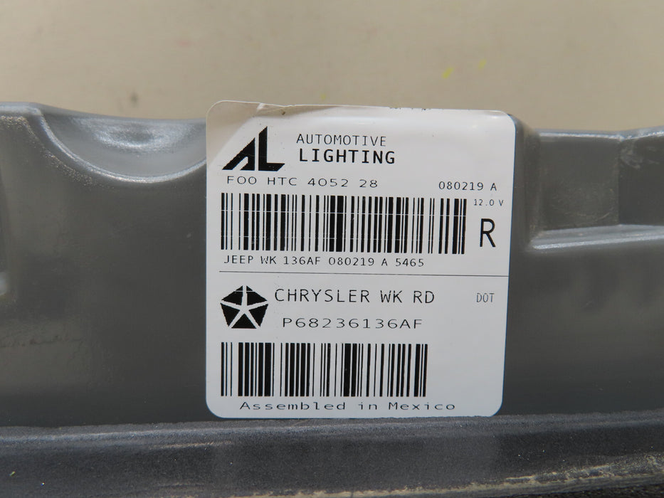 2014-2018 JEEP GRAND CHEROKEE REAR RIGHT PASSENGER INNER TAIL LIGHT OEM