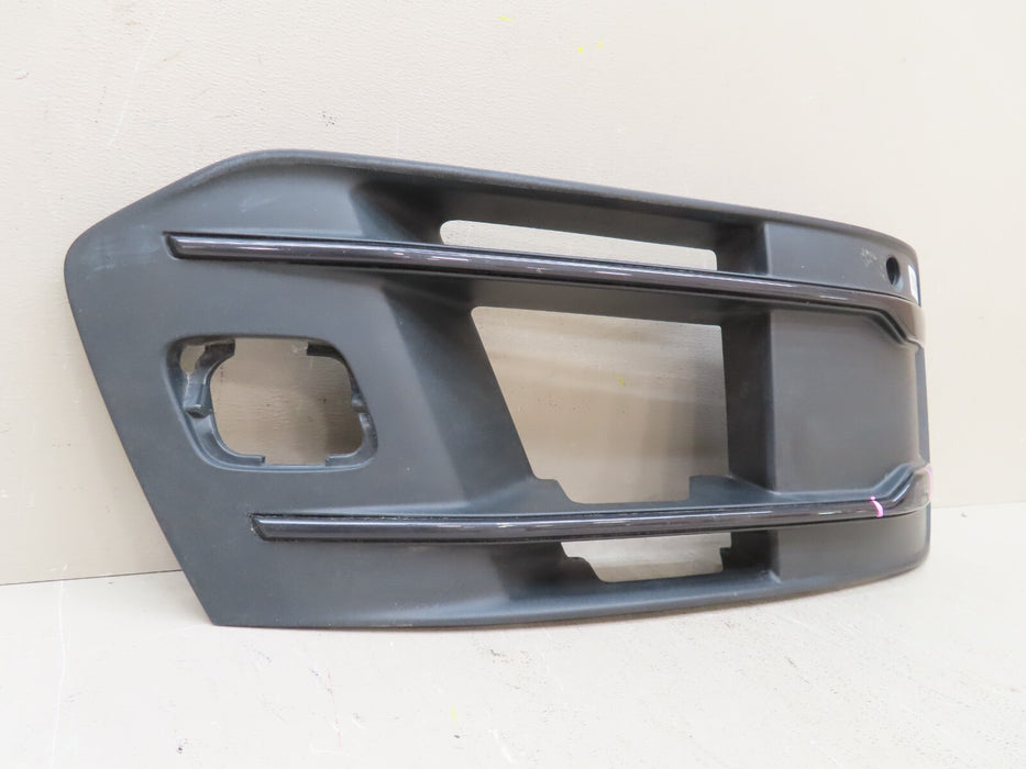 2016-2019 AUDI Q7 FRONT RIGHT PASSENGER FOG LIGHT BEZEL INSERT OEM 4M0807682R